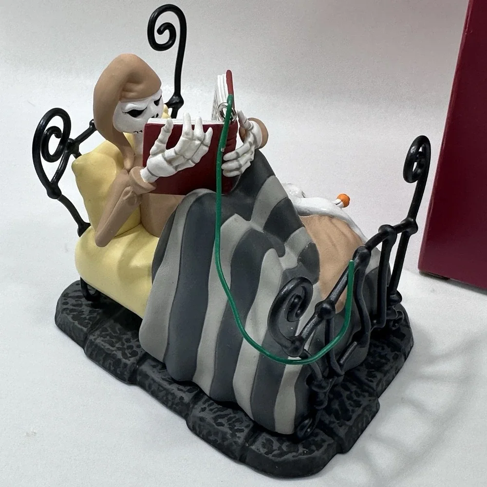 Hallmark Keepsake Bedtime Stories Nightmare Before Christmas Ornament‎ 2021